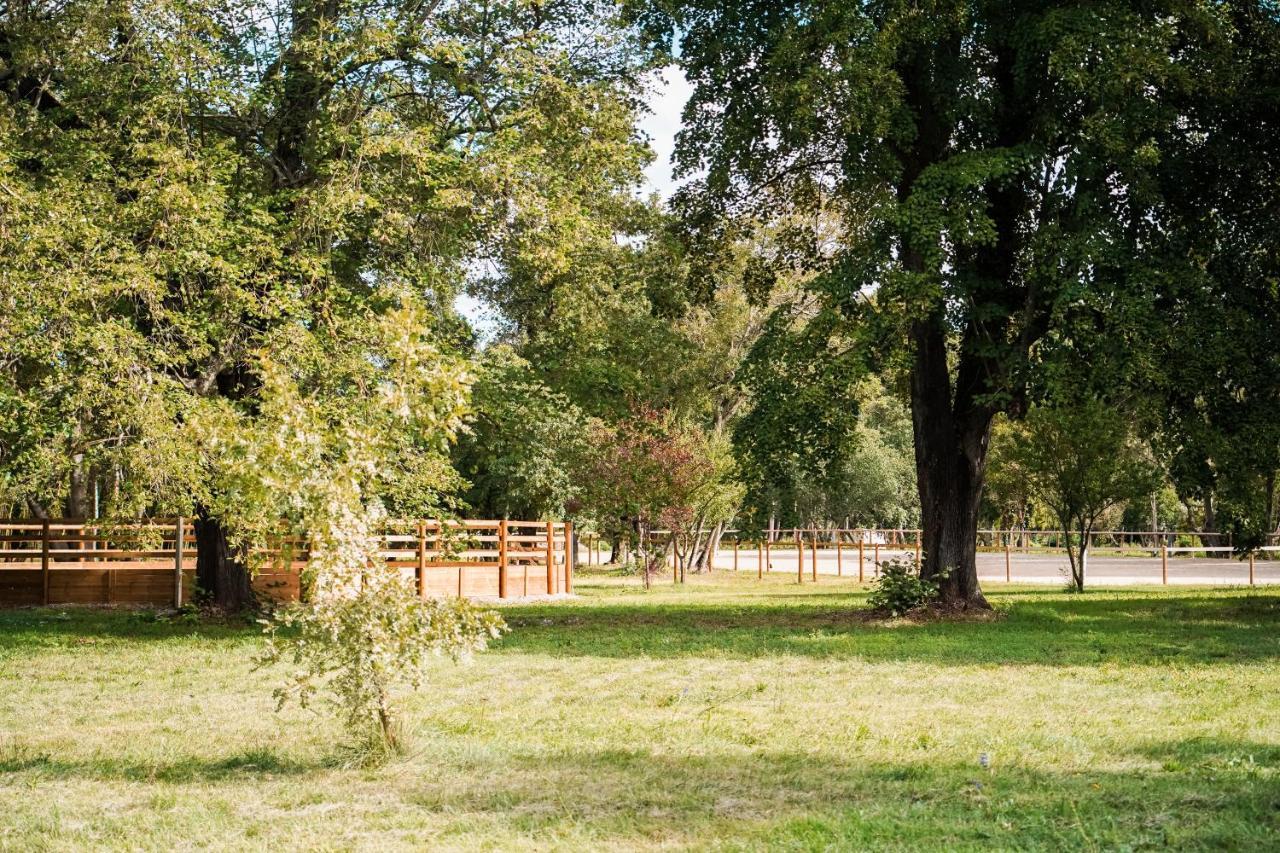 Domaine Des Eglantiers Apartment *